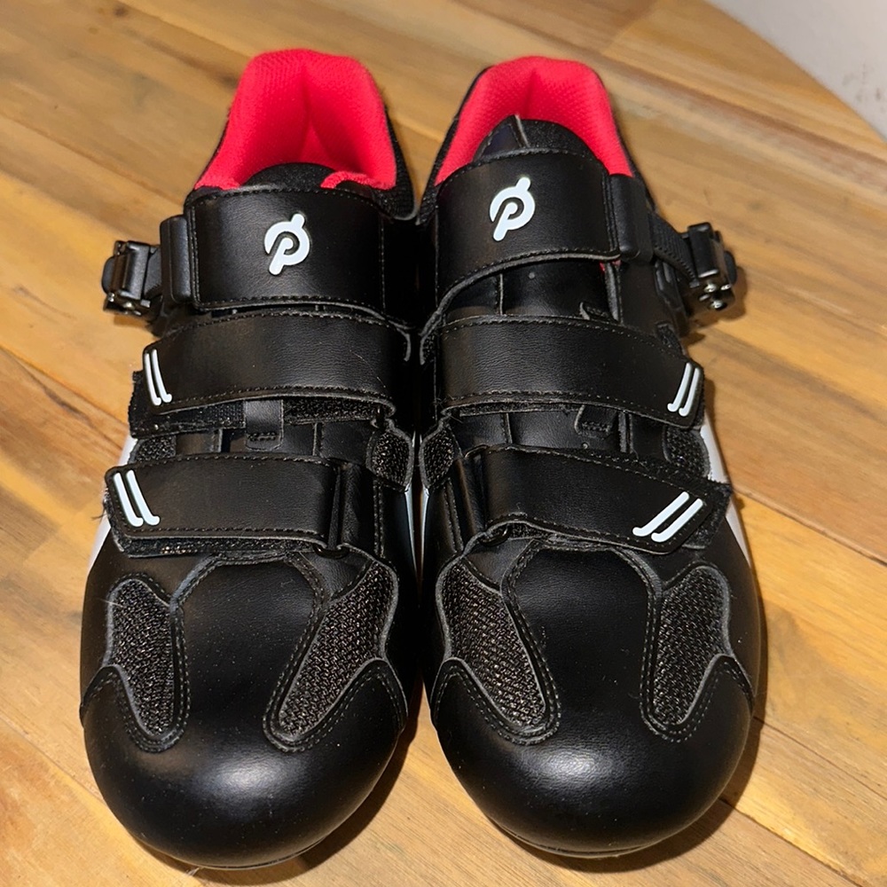 Lightly used Peloton shoes size 43 men’s size 10/women’s size 12